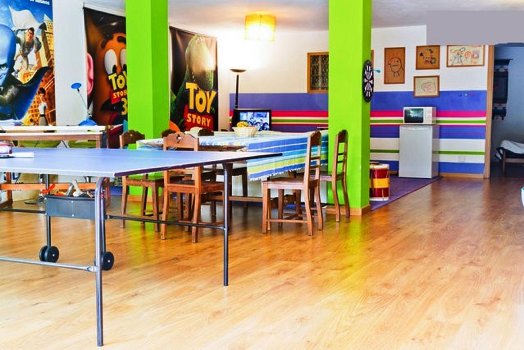 Coloured Studio FAO Oda fotoğraf
